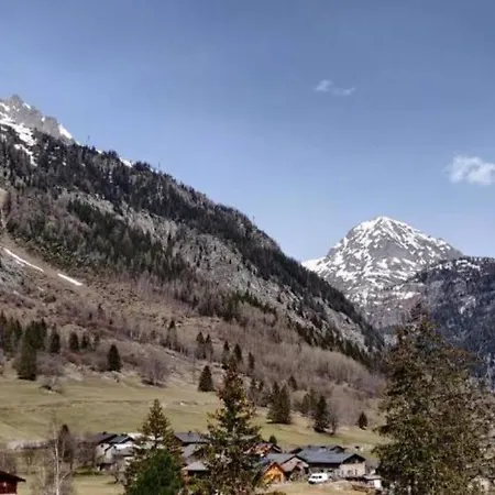 Vue Sur Les Montagnes Suisses Apartment Vallorcine